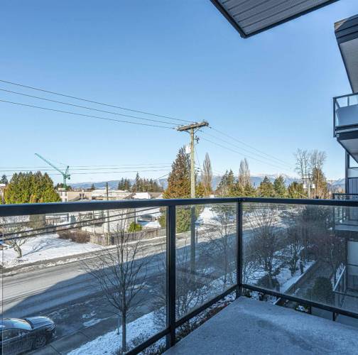 Cozy Maple Ridge Gem